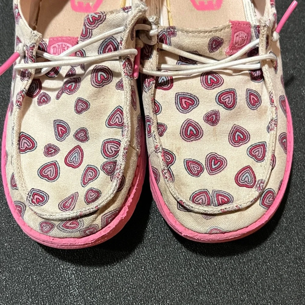 Hey Dude Kids - Pink and Cream Heart Design